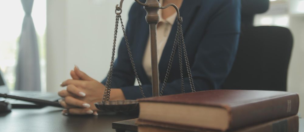 avocat specializat în dreptul muncii